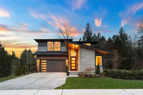 1233 222nd Ct E, Sammamish, WA 98075