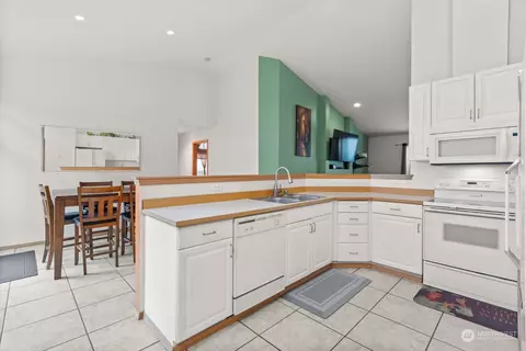 Kitchen - 11925 9th Ave W, Everett, WA 98204 photo 1 of 4