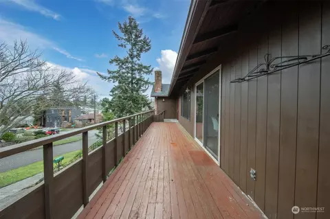 3455 35th Ave W, Seattle, WA 98199 | 38 Photos - Movoto