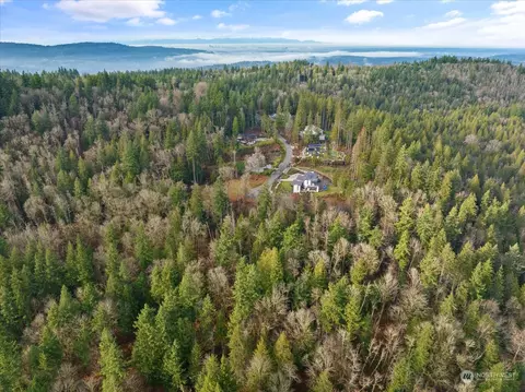 27243 SE Grand Ridge Dr, Issaquah, WA 98029