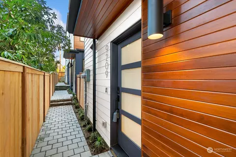 9209 1st Ave NW, Seattle, WA 98117