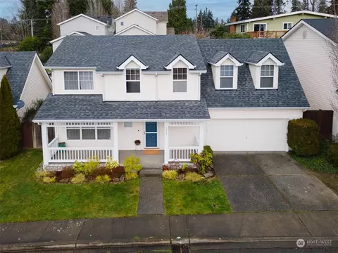 3834 NE 5th Pl, Renton, WA 98056