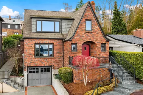 4553 55th Ave NE, Seattle, WA 98105