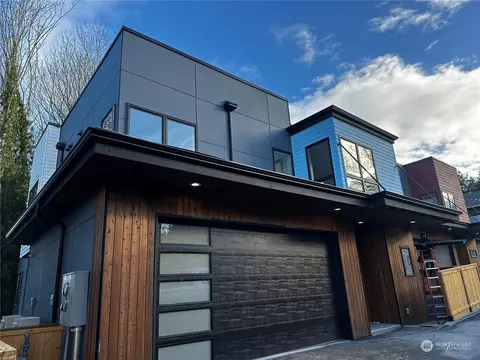 411 SW Thistle St, Seattle, WA 98106