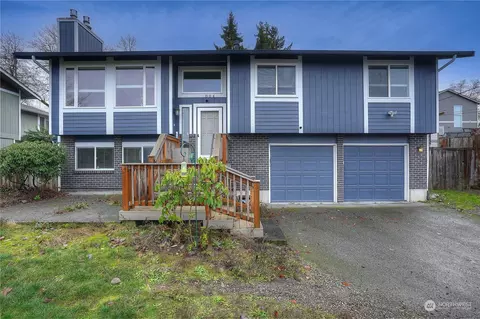 804 15th St SW, Puyallup, WA 98371