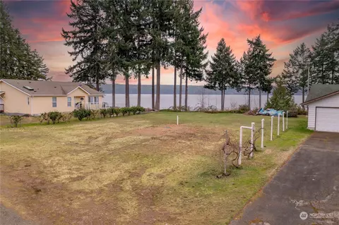 76 Coco Ln, Brinnon, WA 98320