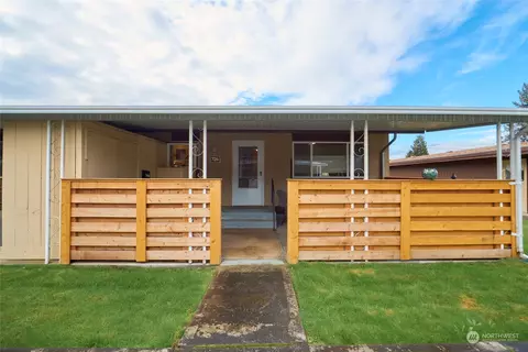 726 Marion Ln SE, Puyallup, WA 98372