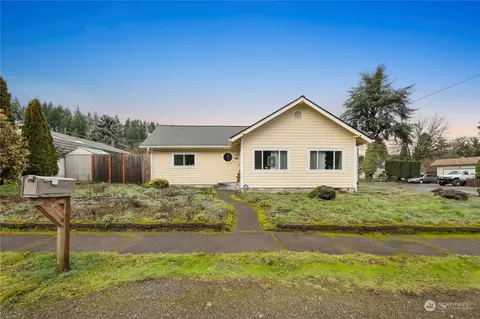 1104 W Cota St, Shelton, WA 98584