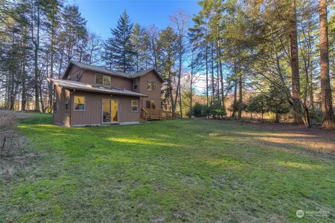 1120 Obstruction Pass Rd, Olga, WA 98279