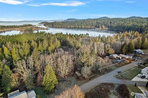 5022 Deception Cir, Oak Harbor, WA 98277