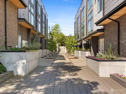 6543 35th Ave SW #D, Seattle, WA 98126