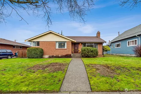1723 3rd St, Marysville, WA 98270