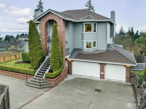 19015 11th Ave NW, Shoreline, WA 98177