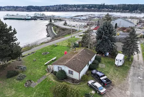 11495 NE 2nd St, Kingston, WA 98346