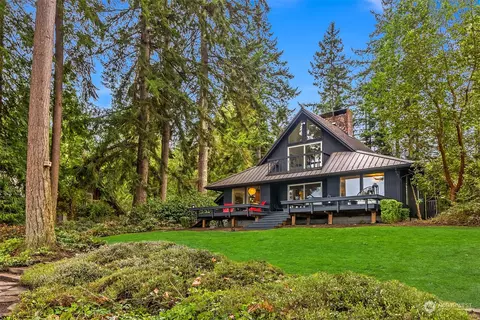32582 Hoffman Rd NE, Kingston, WA 98346