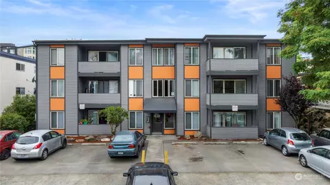 12333 33rd Ave NE, Seattle, WA 98125
