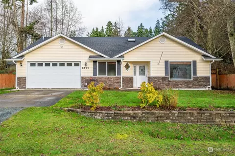 1247 Dewey Dr, Coupeville, WA 98239