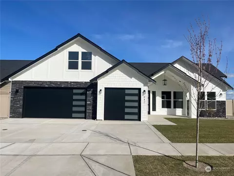 942 Racine Springs Dr, Wenatchee, WA 98801