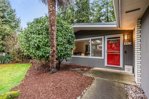 652 S 298th St, Federal Way, WA 98003