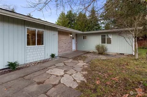 1331 Worrall Dr, Bremerton, WA 98310