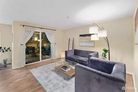 10744 Greenwood Ave N #103, Seattle, WA 98133