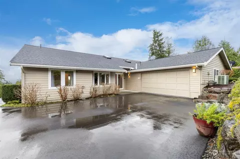 710 Pioneer Dr, Port Ludlow, WA 98365