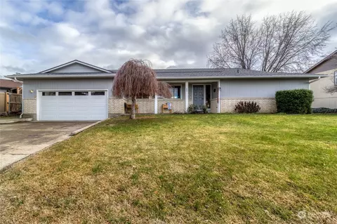 343 SE Highland Park Dr, College Place, WA 99324