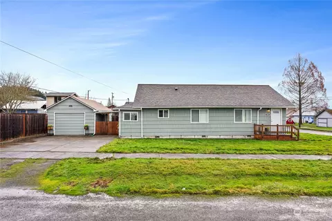 818 SW Mcfadden Ave, Chehalis, WA 98532