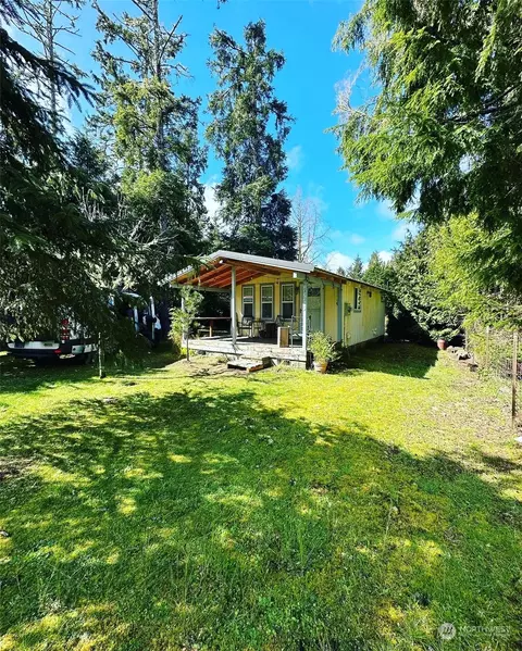 27215 W St, Ocean Park, WA 98640