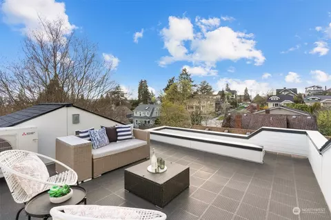 Exterior - 2114 N 43rd St, Seattle, WA 98103 photo 5 of 6