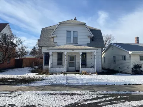 109 N 3rd St, Harrington, WA 99134