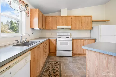 136 Josephine Loop, Onalaska, WA 98570 photo 12