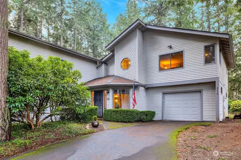 975 9th Cir, Fox Island, WA 98333
