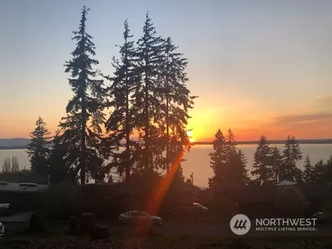 437 17th St, Bellingham, WA 98225