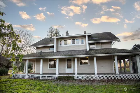 14921 Pioneer Way E, Puyallup, WA 98372