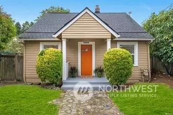 8717 18th Ave NW, Seattle, WA 98117