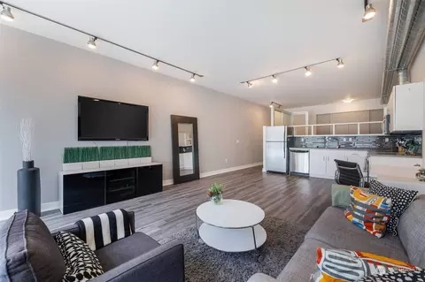 2015 Terry Ave #312, Seattle, WA 98121