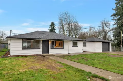 10812 57th St E, Puyallup, WA 98372