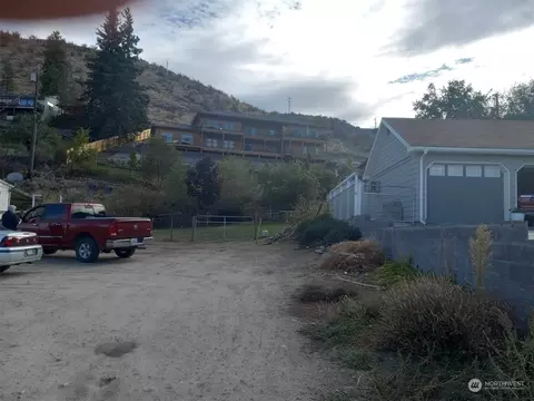 2125 W Prospect St, Chelan, WA 98816