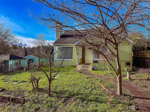 1543 N Cambrian Ave, Bremerton, WA 98312