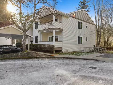 19732 50th Ave W #102, Lynnwood, WA 98036