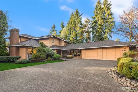 2531 Medina Cir, Medina, WA 98039