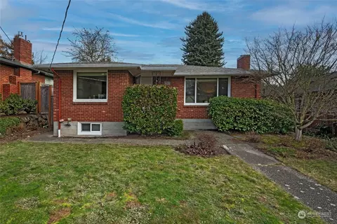 8020 Corliss Ave N, Seattle, WA 98103