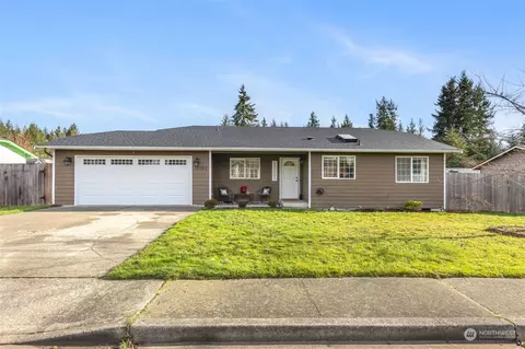 19782 Mosjon Cir, Poulsbo, WA 98370