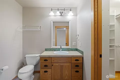 Bath - 1131 E Chestnut St, Walla Walla, WA 99362 photo 7 of 7