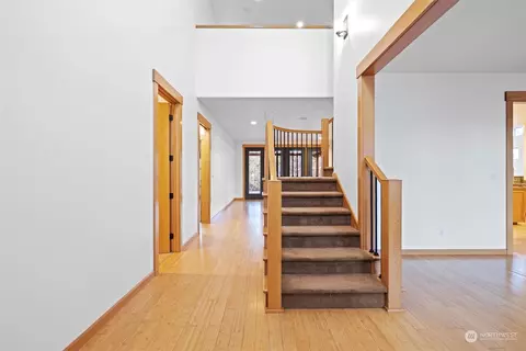 Entry Way - 1131 E Chestnut St, Walla Walla, WA 99362 photo 1 of 2