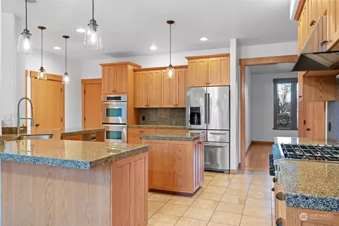 Kitchen - 1131 E Chestnut St, Walla Walla, WA 99362 photo 2 of 6