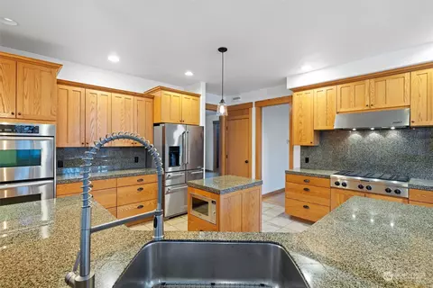 Kitchen - 1131 E Chestnut St, Walla Walla, WA 99362 photo 5 of 6