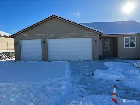 2322 SE 3rd St, East Wenatchee, WA 98802