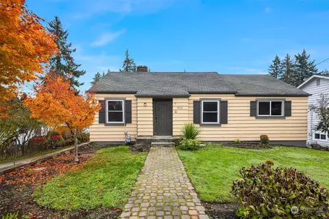20312 Greenwood Ave N, Shoreline, WA 98133